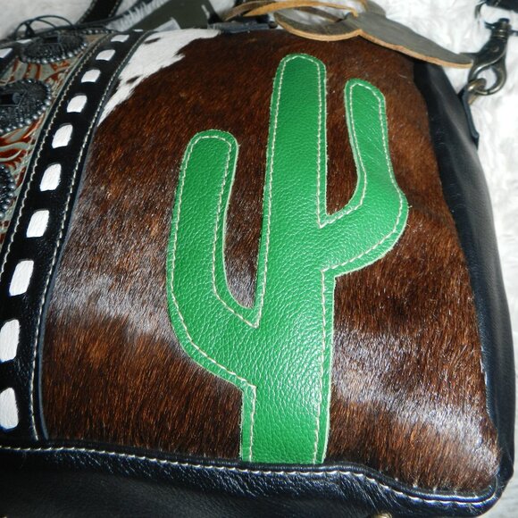 Myra Little Succulents Leather, Hide Duffle Bag🆕Ships Fast 💨⚡🚚 - Picture 3 of 15